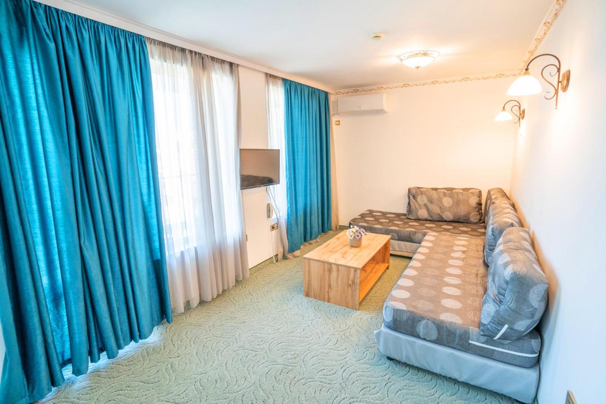 Royal Calisto Hotel Sozopol Exterior photo