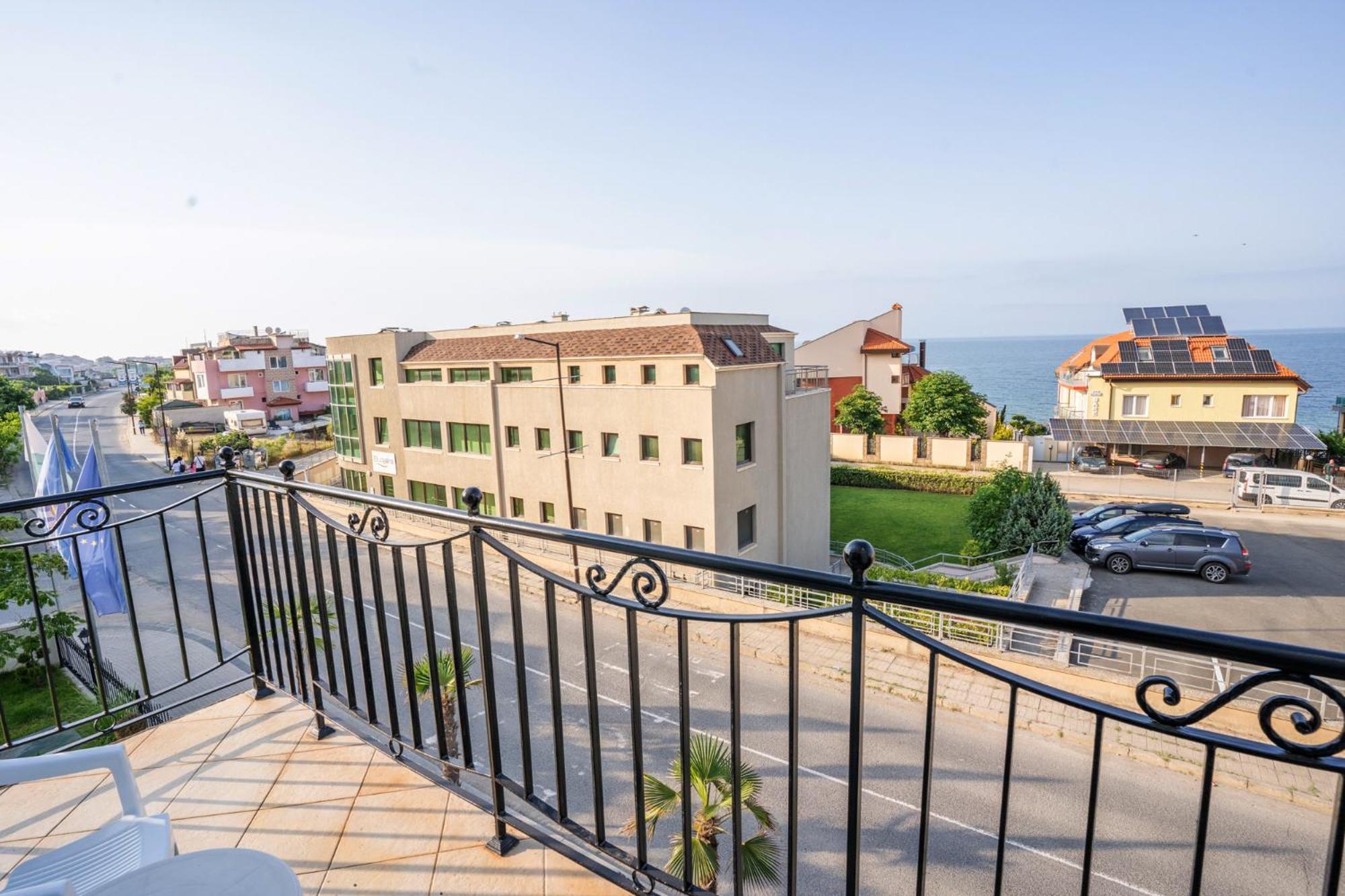 Royal Calisto Hotel Sozopol Exterior photo